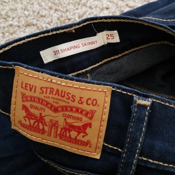 SOLD Levi's shaping skinny jeans size 25 - Picture 5 of 5